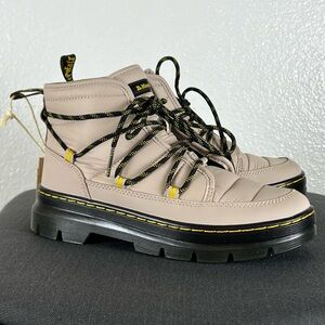 Dr. Martens Women's Combs Padded Quilted Snow Boots Size 8